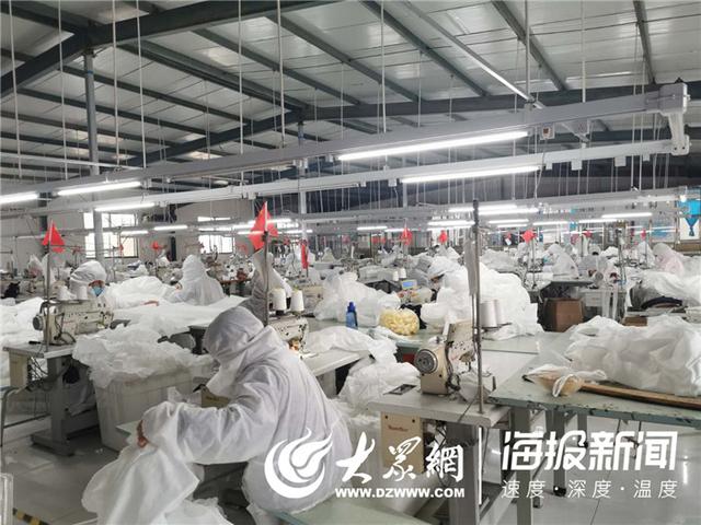 给力!疫情当前 菏泽这家企业从传统服装到转型生产隔离衣只用了半天