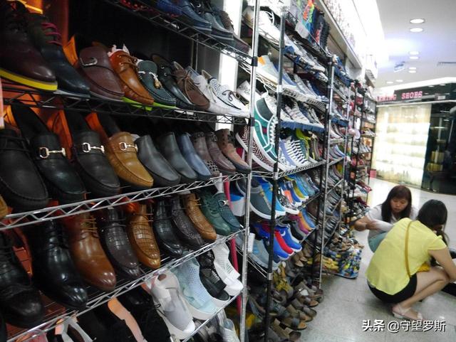 疫情造成中国服装断供,俄罗斯人或面临无衣可穿的窘境